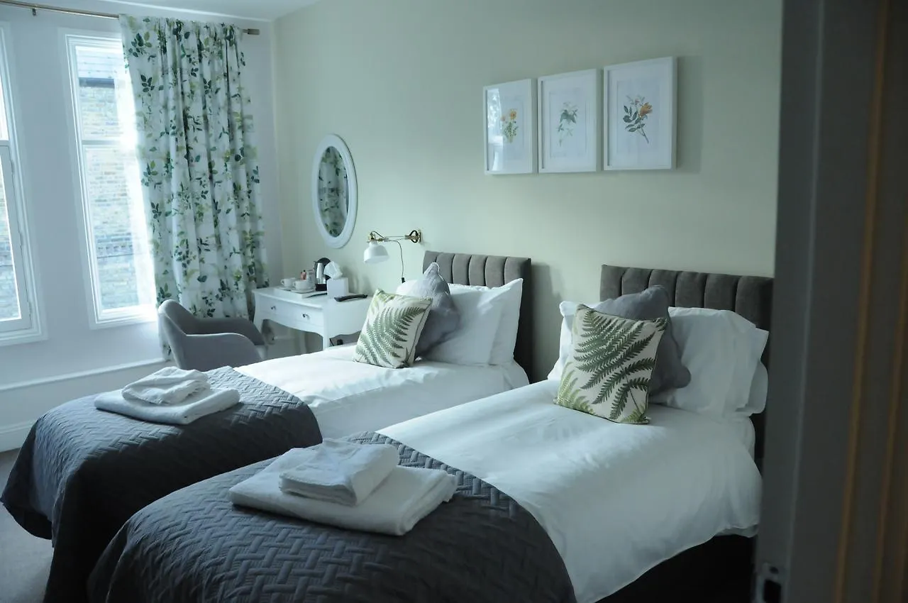 Hotel The Milford Arms Hounslow